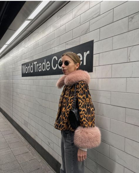 Leopard Coat Outfit, Maximalist Fashion Style, Cheetah Print Outfits, Cheetah Print Jacket, Scrub Corpo, Leopard Coat, Leopard Print Coat, Leopard Jacket, Diy Vetement