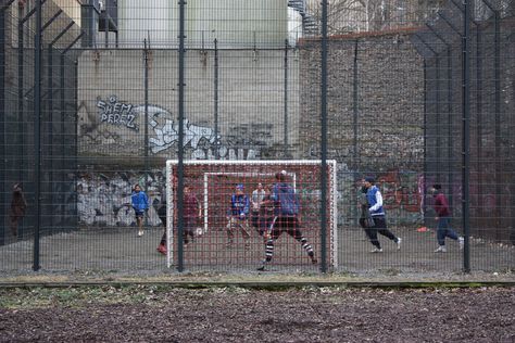 Football Brazil Life, Kicking A Ball, Football Dream, Street Football, Street Soccer, Football Pitch, Youth Football, Sports Room, Soccer Coaching