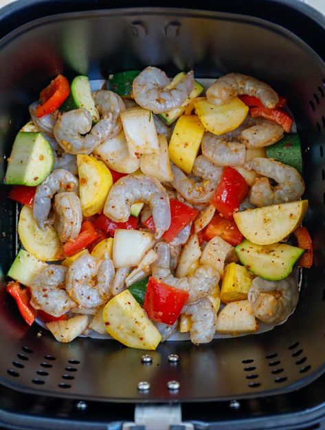 Air Fryer Shrimp and Vegetables - Cookin' with Mima Shrimp Air Fryer Recipes, Shrimp Air Fryer, Cooking Raw Shrimp, Low Carb Shrimp, Air Fryer Shrimp, Rainbow Veggies, Actifry Recipes, Chipotle Seasoning, Bakery Foods