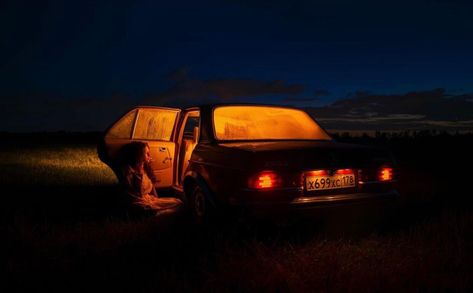 Cinematic Night Photography, Car Light Photography, Driving Cinematography, Cinematic Car Shots, Light Painting Car Photography, Nighttime Cinematography, Car Scene Cinematography, A Level Photography, Photographie Portrait Inspiration