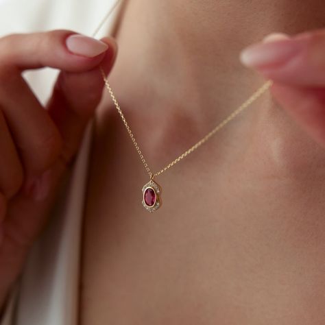 Ruby Necklace Gold, Gold Ruby Necklace, Evil Eye Necklace Gold, Ruby Birthstone, Gold Armband, Ruby Pendant, Ruby Necklace, Everyday Necklace, Jewelry Lookbook