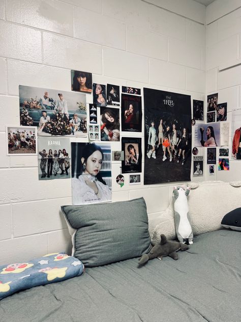 #kpop #kpopposters #walldecoration #gidle #everglow #itzy #purplekiss #darkaesthetics #aesthetic Wall Poster Decor, Kpop Wall, Room Aesthetics, Poster Decor, Kpop Posters, Wall Poster, G I Dle, Poster Wall, Room Decor