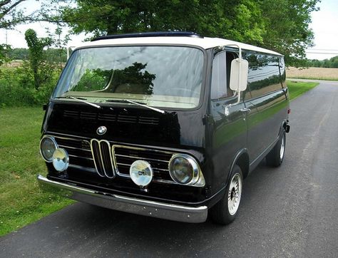 1967 BMW 069i panel van. Made a few years after they split with VW/Porsche, then they merged with Mercedes... kidding..this is what a bmw and chevy merge would look like in the 60s. Mpower Bmw, Bmw E30 Coupe, Bmw 2002 Tii, Carros Bmw, Vintage Auto's, Bmw Classic Cars, Combi Volkswagen, Auto Design, Bmw Cafe Racer