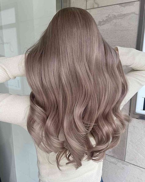 Ashy Beige Blonde Hair Balayage, Mocha Pink Beige Hair, Pink Ashy Hair, Pink Undertone Hair, Smoky Beige Hair, Milky Tea Hair Color, Beige Pink Hair, Ashy Pink Hair, Milk Tea Balayage