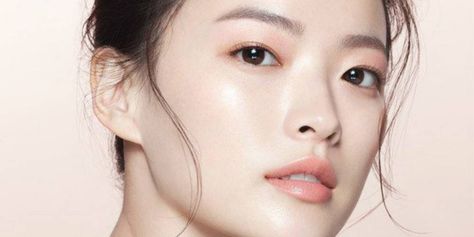 chun woo hee Korean Beauty Store, Dewy Makeup Look, Beauty Care Routine, Sunscreen Moisturizer, Skin Clinic, Glowy Skin, Best Moisturizer, Glass Skin, Perfect Skin