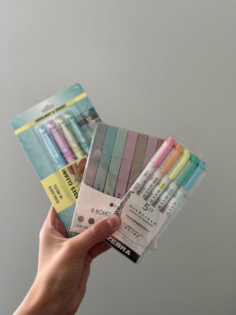 cute pastel aesthetic tiktok mildliners cube highlighters erasable pastel trendy highlighters Highlighter Tips, Cute Pastel Aesthetic, Pastel Rainbow Aesthetic, Pastel Highlighters, Pastel Highlights, Boho Colors, Pastel Highlighter, Bible Journaling Supplies, Stationery Obsession