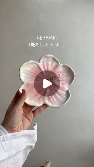 Flower Ceramic Plate, Simple Ceramic Projects, Ceramic Projects, Ceramics Projects, Pottery Ideas, Slow Living, Ceramic Plates, Hand Built, Beautiful Moments