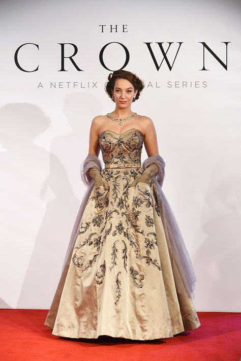 Gown worn by the actress playing Princess Margaret in Netflix's "The Crown." The Crown Tv Show, 1950’s Costume, Crown Costume, Crown Netflix, The Crown Series, Tv Clothes, Hollywood Costume, Netflix Original Series, British Invasion