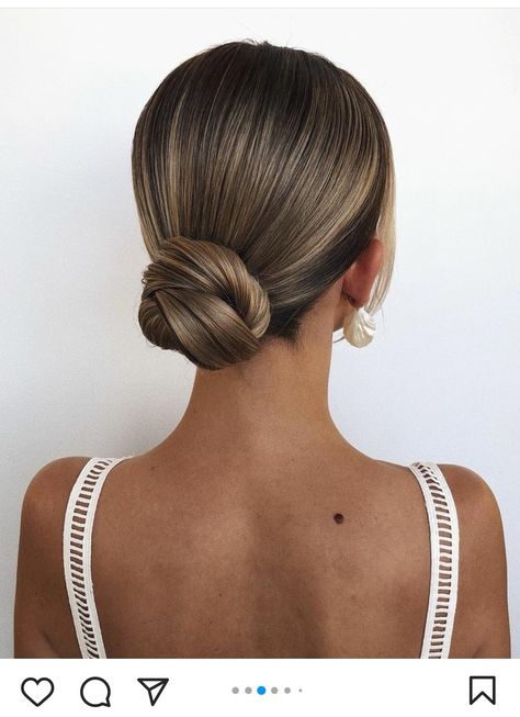 Low Bun Wedding Hair, Bridesmaid Hair Inspo, Wedding Hair Up, Guest Hair, Bridesmaid Hair Makeup, Bridal Hair Inspiration, Homecoming Makeup Black, Wedding Guest Hairstyles, Hair Homecoming