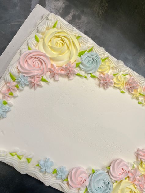 Pastel Sheet Cake, Sheet Cake With Flowers, Birthday Sheet Cake Ideas, Pastel Rectangular, Slab Cake, Sheet Cake Designs, 16th Birthday Outfit, Cake Design Inspiration, Icing Flowers