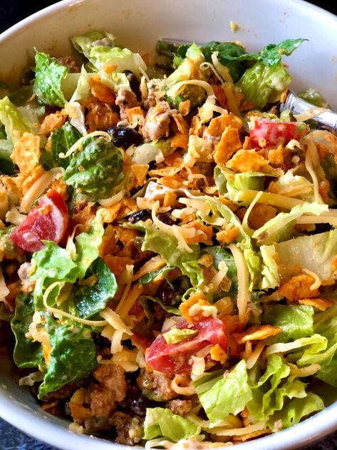 Taco Salad Thousand Island Dressing, Thousand Island Taco Salad, Taco Salad With Thousand Island Dressing, Toss Salad Recipes, Taco Salad Dressing Recipe, Supper Salads, Best Taco Salad, Layered Taco Salad, Layered Salads