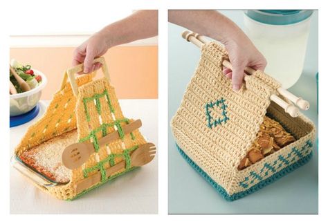 Crochet casserole carriers are great tools to easily transport hot or cold dishes. It's easy to make with this Casserole Carrier FREE Crochet Pattern. Dish Carrier, Casserole Carriers, Casserole Carrier, Crochet Granny Square Afghan, Crocheted Bags, Crochet Doll Tutorial, Dishcloth Crochet Pattern, Crochet Birds, Crochet Fun