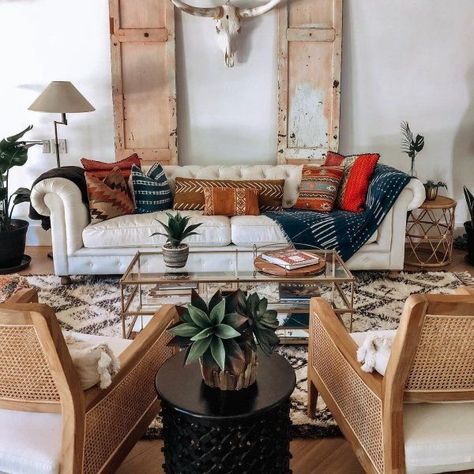 Modern Southwestern, Ranch House Decor, Pillow Patterns, Ranch Decor, Southwest Decor, Western Homes, Home Decorating Ideas, Western Home Decor, Bohemian Design