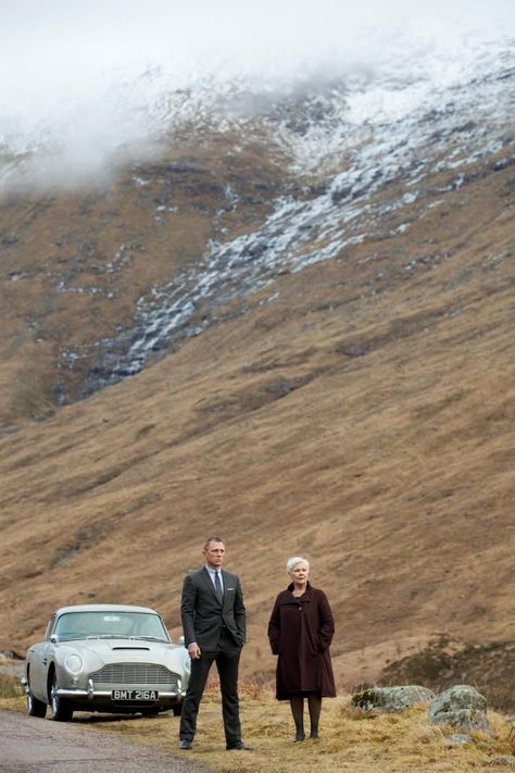 Scotland James Bond Daniel Craig, James Bond Skyfall, 007 Casino Royale, Jamesbond 007, James Bond Style, Daniel Craig James Bond, Bond Cars, Tony Award, Aston Martin Db5