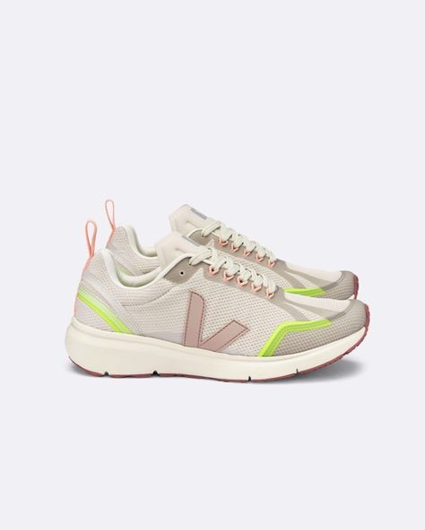 Veja - Condor 2 Alveomesh Natural Parme Jaune Fluo - Prae Store Ricinus Oil, Green Linen Shirt, Basket Sport, Veja Sneakers, Neue Outfits, Retro Sneakers, Recycled Rubber, Synthetic Rubber, Hummel Sneaker