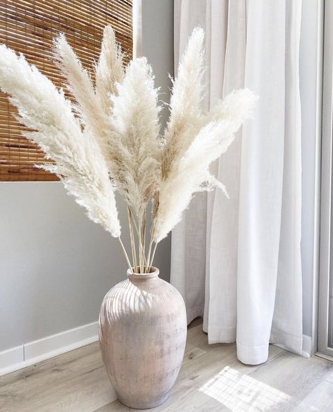 𝓜. on Twitter: "PAMPAS GRASS DECOR.… " Graces Room, White Pampas, Minimalist Dekor, Grass Decor, Pampas Grass Decor, Paris Style, House Modern, Modern Organic, Boho Dekor