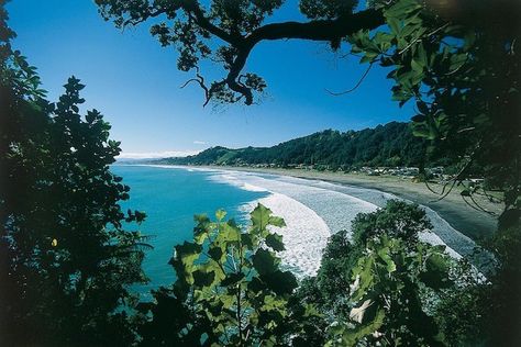 Nz Beach, Nelson New Zealand, Bay Of Plenty, Island Tour, New Zealand Travel, Beach Town, Beach Look, Glamping, Places To See