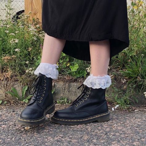 cred @mazzian.e <3 | aesthetic shoes doc martens aesthetic photo fairycore grunge | #aesthetic #docmartensoutfits #ootd Dr Martens Aesthetic, Boot Aesthetic, Doc Martens Aesthetic, Doctor Martens, Doc Martens Outfits, Moth Pendant, Grunge Shoes, 2021 Aesthetic, Doc Marten Boot