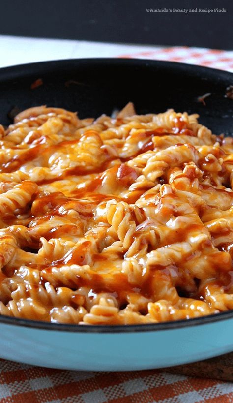 Bbq Chicken Pasta, Cheesy Chicken Pasta, Easy Bbq Chicken, Easy Pasta Dinner, Potato Dinner, One Skillet, Rotini Pasta, Favorite Recipes Dinner, Pasta Ingredients