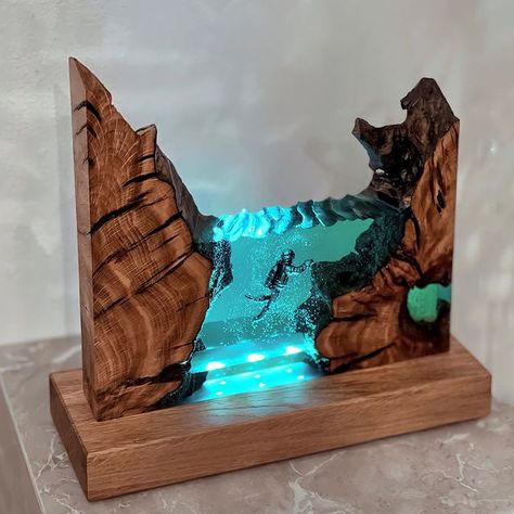 Epoxy Decoration Ideas, Epoxy Ideas Diy, Epoxy Resin Art Ideas, Seni Resin, Resin And Wood Diy, Epoxy Projects, Wood Resin Table, Epoxy Crafts, Idee Cricut