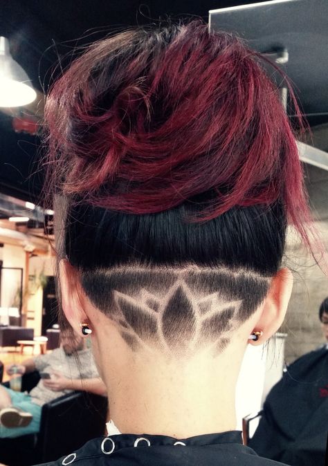 Lotus flower undercut design in my hair! By Kelli at Kelz Beauty Undercut Hair Designs, Undercut Hairstyles Women, Maroon Hair, Undercut Designs, Undercut Long Hair, Shaved Hair Designs, Hair Tattoos, Undercut Hairstyles, Winter Trends