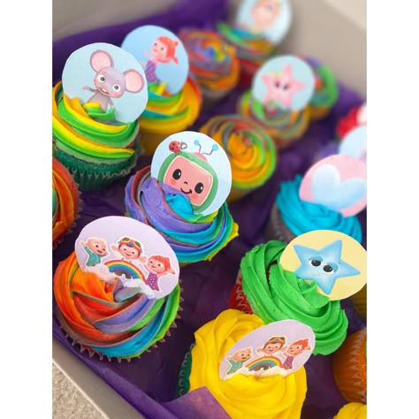 Cocomelon Theme Cupcakes, Coco Melon Cupcake Ideas, Cocomelon Cupcakes Ideas, Cocomelon Birthday Cupcakes, Cocomelon Party Food Ideas, Cocomelon Cupcake Ideas, Cupcake Cocomelon, Coco Melon Cupcakes, Cocomelon Food Ideas