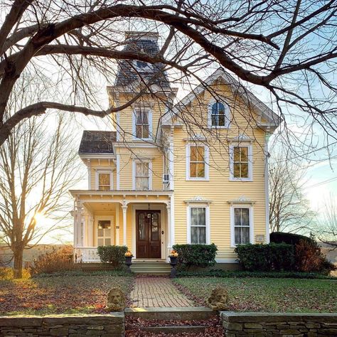 Victorian Homes Exterior, Victorian Style Homes, Home Exterior Makeover, Home Architecture, Yellow House, Exterior Makeover, Yellow Houses, Victorian Houses, Victorian Architecture