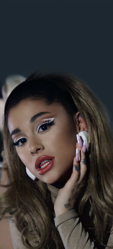 Ariana Grande 34 35, Ariana Grande Makeup, Ariana Grande Images, Celebrity Makeup Looks, Ariana Grande Outfits, Ariana Grande Fans, Ariana Grande Cute, Ariana Grande Style, Ariana Grande Wallpaper