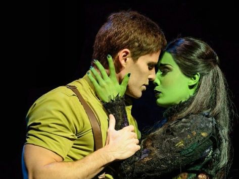 Glinda And Fiyero Movie, Elphaba And Fiyero, Elphaba Thropp, Elphaba Glinda, Musical Wallpaper, Elphaba And Glinda, Wicked Witch Of The West, Wicked Musical, Evan Hansen