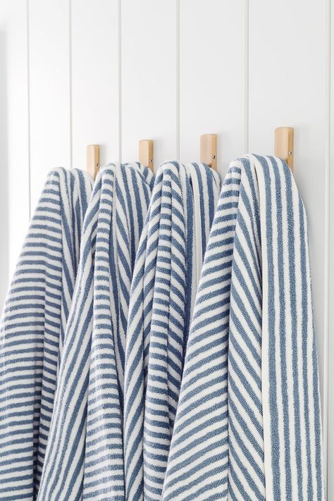 Pool Guest Bathroom, Beach Bathrooms Ideas, Coastal Pool Bathroom, Coastal Bathroom Towels, Pool House Towel Hooks, Coastal Towel Hooks, Coastal Bathroom Accessories, Coastal Themed Bathroom, Pool House Bathroom Decor