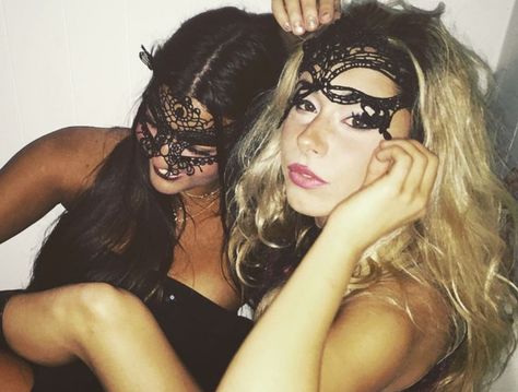 Masquerade Party Aesthetic, Masquerade Aesthetic, Dream Birthday Party, Halloween Costumes Brunette, Halloween Duo, Classy Streetwear, Masquerade Costumes, Halloween 2014, Hello Kitty Drawing