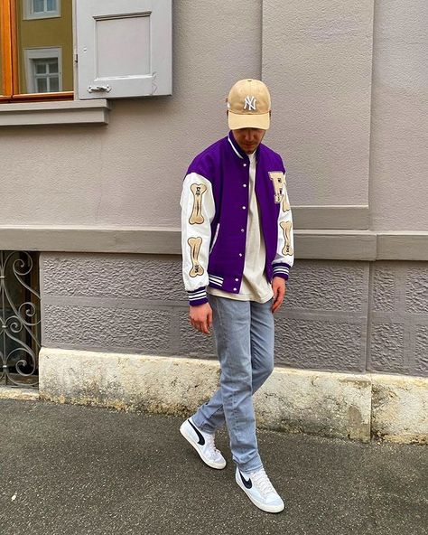 Jordan 1 Low White Outfit, Baseball Jacket Outfit Street Style, Air Jordan 1 Low White Outfit, White Outfit Men, Outfits Euphoria, Varsity Outfit, Baseball Jacket Outfit, Air Jordan 1 Low White, Jordan 1 Low White