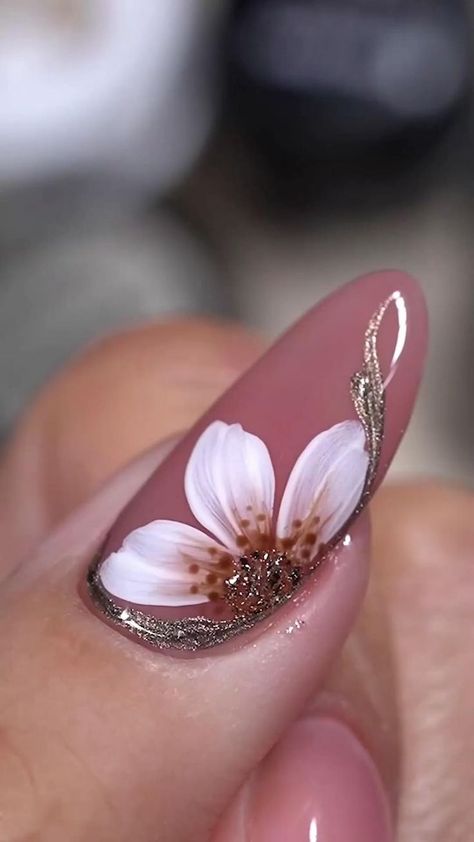 Chic Nail Art, Nagellack Trends, Nail Art Designs Diy, Makijaż Smokey Eye, Nail Art Designs Videos, Nail Art Videos, Spring Nail Art, Trendy Nail Art, Flower Nail Art