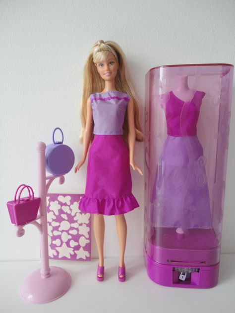 Barbie Bead 'n Beauty Barbie BD2001 #52745 2000s Barbie, Nostalgia Toys, Father Daughter Photos, Barbie Aesthetic, Barbie 2000, Barbie Ideas, Doll Backpack, Barbie Outfits, Barbie Mattel