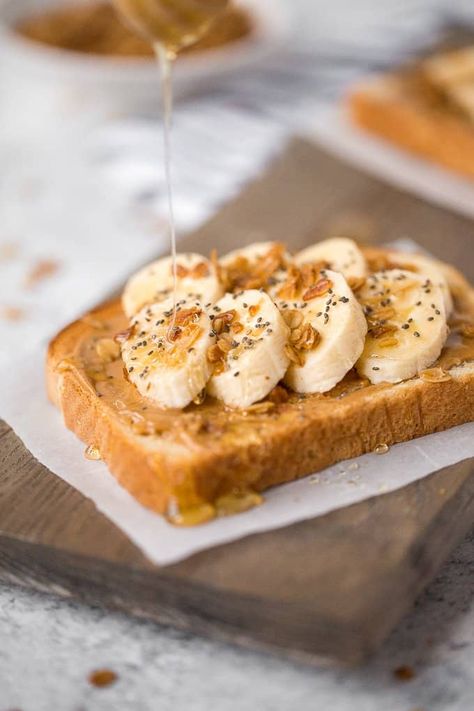 Banana Toast with Granola and Honey - Ahead of Thyme Granola Pictures, Oats Photography, Peanut Butter Banana Toast, Honey Breakfast, Toast Ideas, Healthy Toast, Banana Toast, Honey Toast, Breakfast Routine