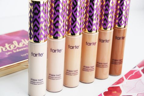 Corretivo Tarte Shape Tape - Questão de Beleza Tati approved! Everyday Makeup Essentials, Tarte Concealer, Contour Concealer, Tarte Shape Tape Concealer, Hype Fashion, Shape Tape Concealer, Tarte Shape Tape, Makeup List, Best Concealer