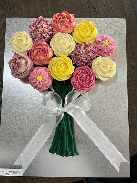 Happy Mother’s Day Cupcakes, Cupcake Decorating Flowers, Mother Day Cupcakes, Mother S Day Cupcakes, Mother’s Day Cupcakes, Flower Cupcakes Bouquet, Flower Bouquet Cupcakes, Flower Muffins, 50th Birthday Celebration Ideas