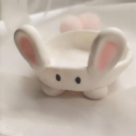 Cute Pottery Ideas Easy, Biscuit Aesthetic Art, Clay Inspo Aesthetic, Cute Things To Make Out Of Air Dry Clay, Clay Jar Ideas, Air Dry Clay Sculpture Ideas, Clay Crafts Air Dry Ideas, Bunny Clay, Cute Figurines