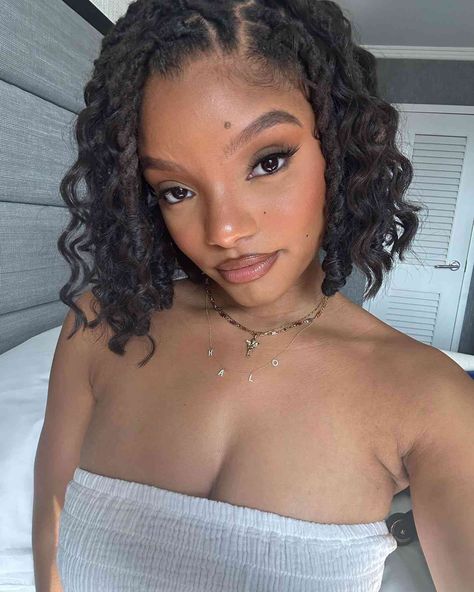 Halle Bailey Hair, Halle Bailey Aesthetic, Chloe Halle, Bob Haircut Curly, Chloe Bailey, Chloe X Halle, Halle Bailey, Tight Curls, Body Hair Removal