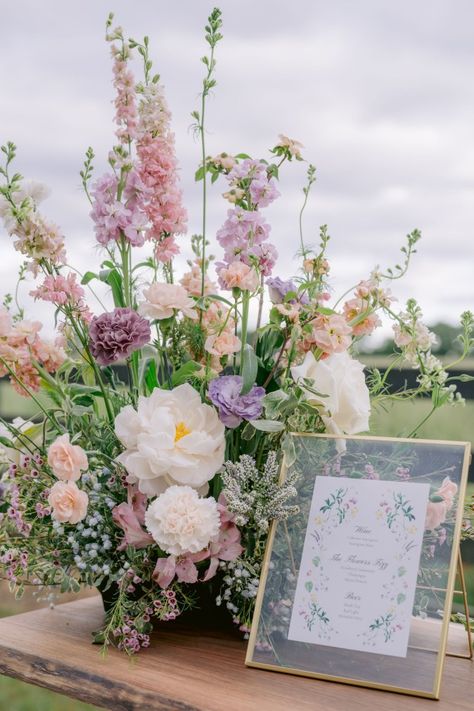 Al Fresco Garden Wedding, French Chateau Wedding Flowers, Wedding Flowers For Ceremony, Whimsical Garden Centerpieces, May Garden Wedding, Romantic Garden Wedding Flowers, Whimsical Garden Wedding Flowers, Italy Garden Wedding, English Garden Wedding Color Palette