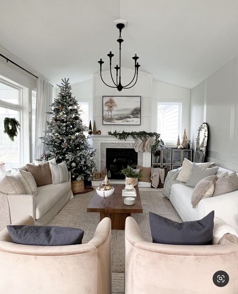 Cozy Christmas Decor, Neutral Christmas Decor, Room Refresh, Hearth Room, Living Room Trends, Christmas Decorations Living Room, Christmas Living Rooms, House Inspo, Home Decor Bedroom