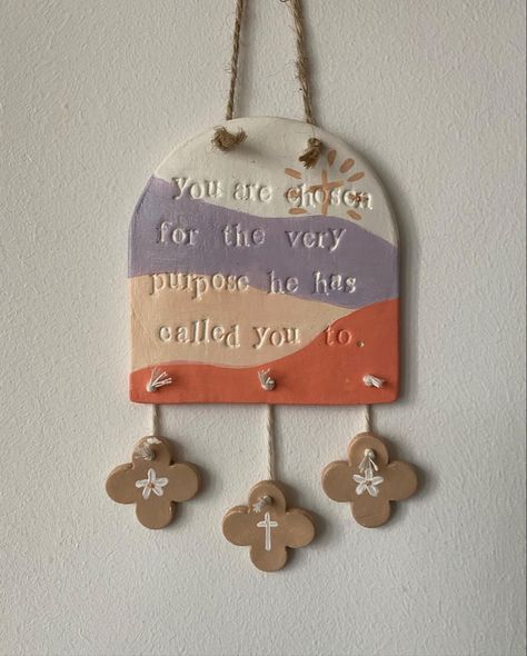 Memorial Clay Ideas, Air Dry Clay Gifts For Men, Kidpreneur Ideas, Air Dry Clay On Canvas, Airdryclay Ideas, Clay Diys, Clay Models, Clay Gifts, Diy Best Friend Gifts