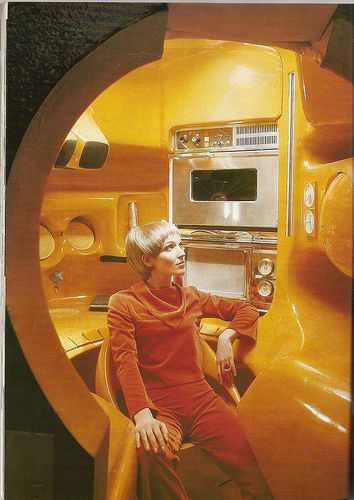 Housewives on the Moon! by glen.h, via Flickr Poggenpohl Kitchen, Space Age Interior, Vintage Futurism, Luigi Colani, 1970s House, Atomic Space Age, Futuristic Designs, Cultural Revolution, 70s Interior