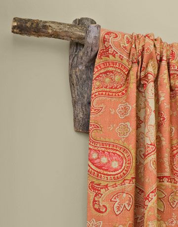 Country Living natural branch curtain rod via Remodelaholic Branch Curtain Rods, Rustic Curtain Rods, Diy Curtain Rods, Diy Window Treatments, Curtain Hanging, No Sew Curtains, Drop Cloth Curtains, Rustic Curtains, Diy Window