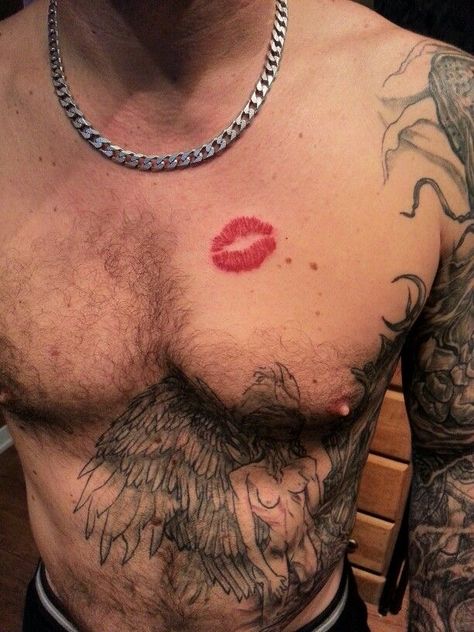 Lip Kiss Tattoo Men, Neck Kiss Tattoo Men, Lips Tattoo Men, Kiss Mark Tattoo Men, Kiss Tattoo On Hip, Kissy Lips Tattoo, Tattoo Kiss Lips, Lip Kiss Tattoo, Lip Tattoo On Neck