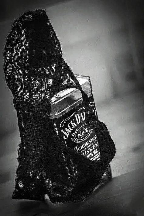 Whiskey Girls, Uncle Jack, Whiskey Girl, Cigars And Whiskey, Jack Daniel, Jack Daniels Whiskey, Jack Daniels, White Photo, Black Aesthetic