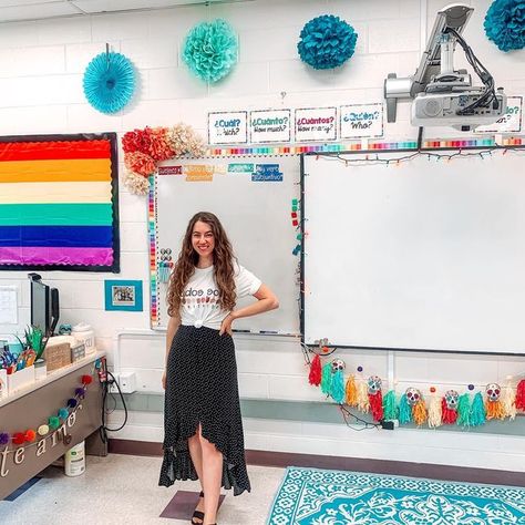 Kristi | Spanish Teacher shared a post on Instagram: "You won’t be seeing pics of this classroom for a long time!! Today is my first official day of summer! What’re you up to? (I’m cleaning my house lol)". Follow their account to see 567 posts. Spanish Teacher Classroom Decor, Spanish Class Aesthetic, Teaching Aesthetic, Teachers Day Decoration, Spanish Teacher Classroom, Teacher Picture, Spanish Classroom Decor, Counseling Office Decor, Teacher Aesthetic