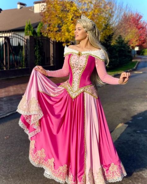 Aurora Maleficent, Disney Princess Inspired Dresses, Princess Aurora Costume, Sleeping Beauty Cosplay, Princess Aurora Dress, Disney Princess Dress Up, Aurora Costume, Sleeping Beauty Costume, Disney Princess Cosplay