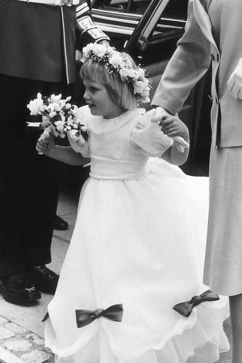 Zara Phillips Bridesmaid Olympic Horses, British Royal Family Members, Elizabeth First, Zara Fall, Kids Stealing, Zara Tindall, Zara Phillips, Bridesmaid Duties, Baby Prince