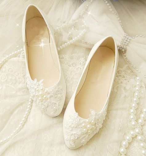 Wedding Shoes Flats For Bride, Kasut Kahwin, Flat Shoes Wedding, Flats For Bride, Romantic Shoes, Wedding Shoes Open Toe, Simple Wedding Shoes, Edwardian Shoes, Converse Wedding Shoes